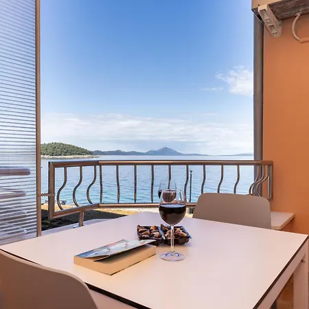 Velo Jedro Apartmani Punta Veli Losinj Exterior photo
